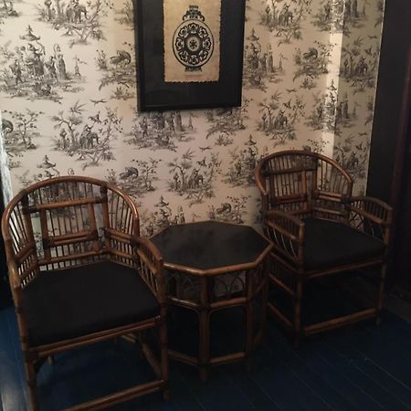 Baan Chart Hotel Банкок Екстериор снимка