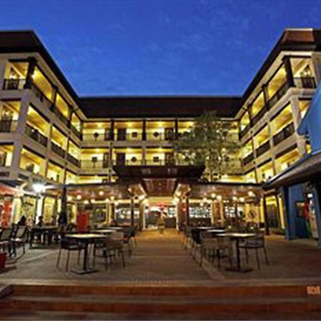 Baan Chart Hotel Банкок Екстериор снимка
