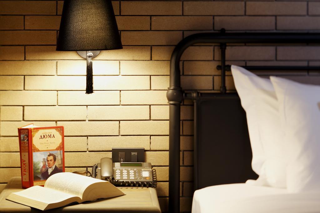 Baan Chart Hotel Банкок Екстериор снимка
