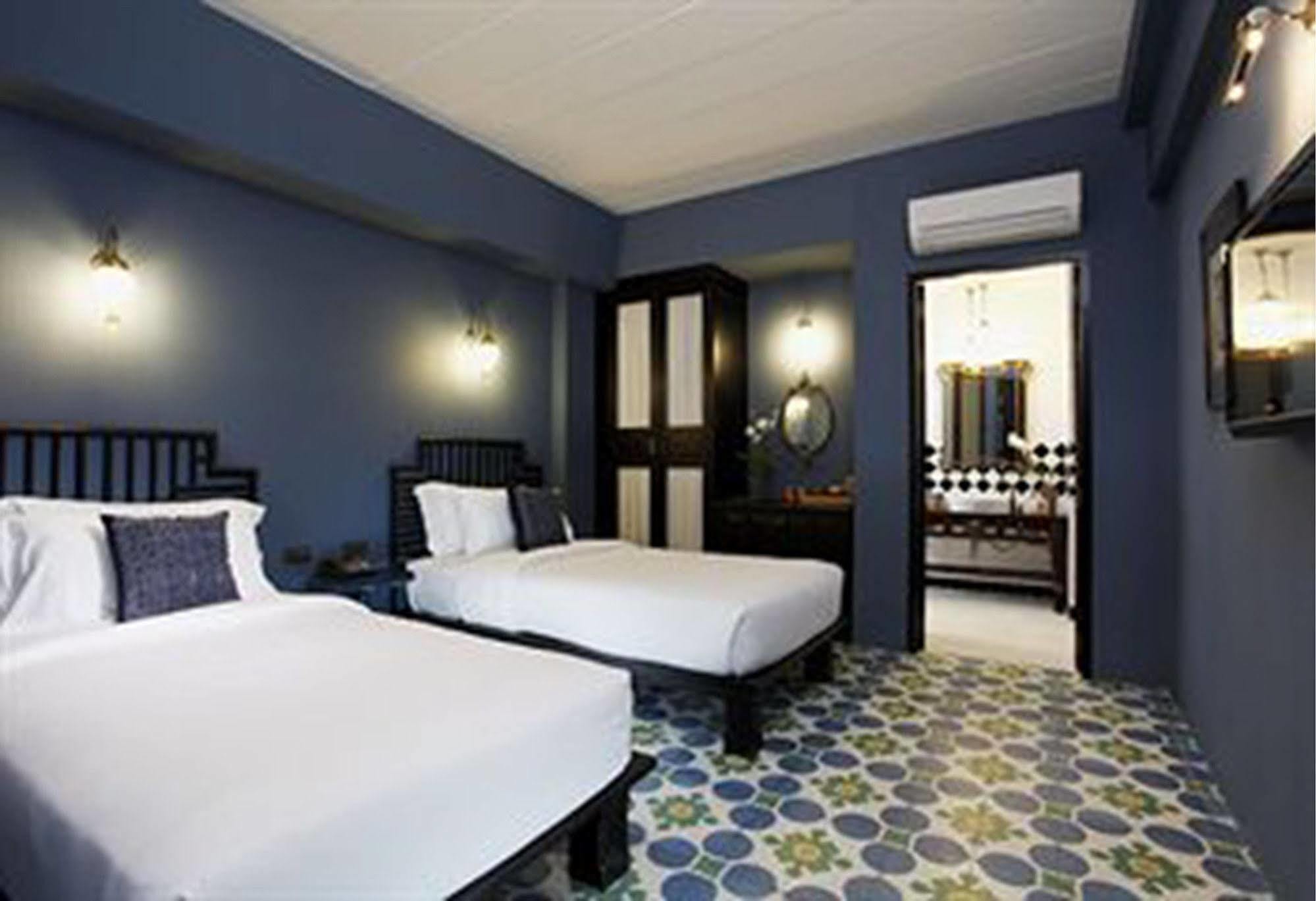 Baan Chart Hotel Банкок Екстериор снимка